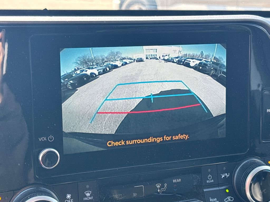 Used 2025 Toyota Highlander XLE image 26