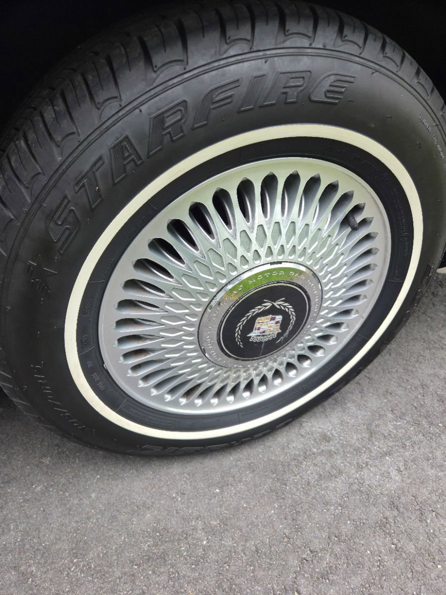 Used 1990 Cadillac De Ville Coupe FWD image 38
