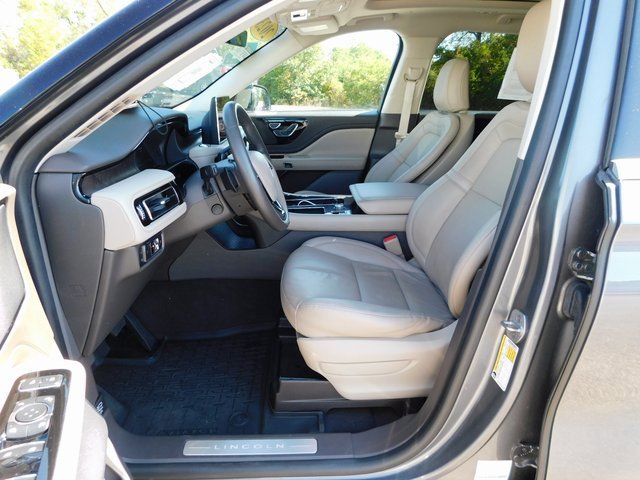 Used 2023 Lincoln Aviator Grand Touring w/ Elements Package Plus image 13