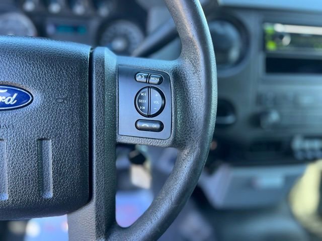 Used 2016 Ford F550 2WD Regular Cab Super Duty image 21