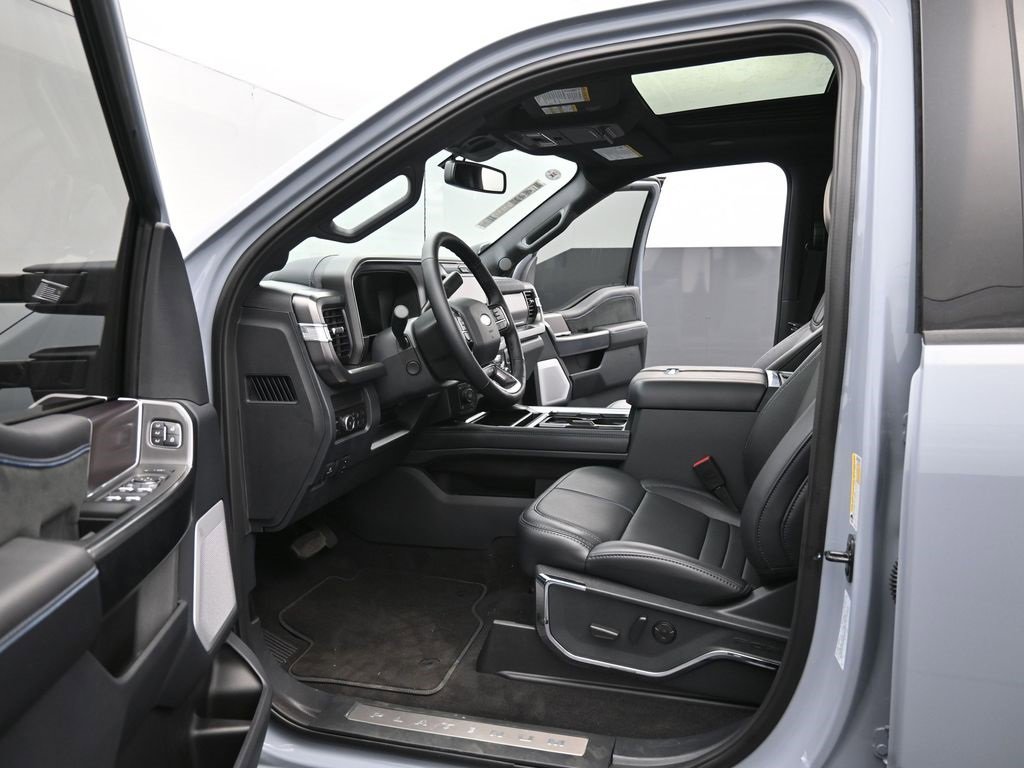 New 2026 Ford F250 Platinum w/ FX4 Off-Road Package image 25