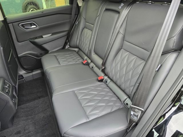 New 2026 Nissan Rogue Platinum AWD/4WD image 16