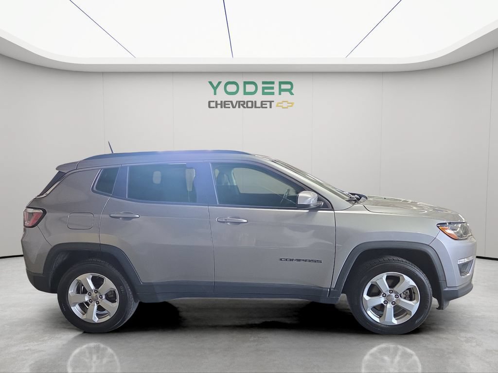 Used 2018 Jeep Compass Latitude w/ Cold Weather Group AWD/4WD image 4