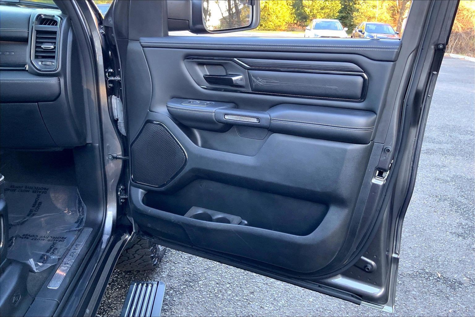 Used 2022 RAM 1500 Limited w/ Body Color Bumper Group image 19