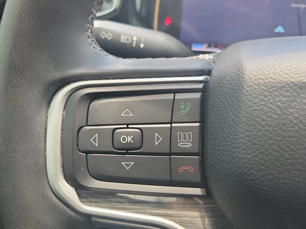 Used 2022 Jeep Wagoneer Series III w/ Premium Group I AWD/4WD image 17