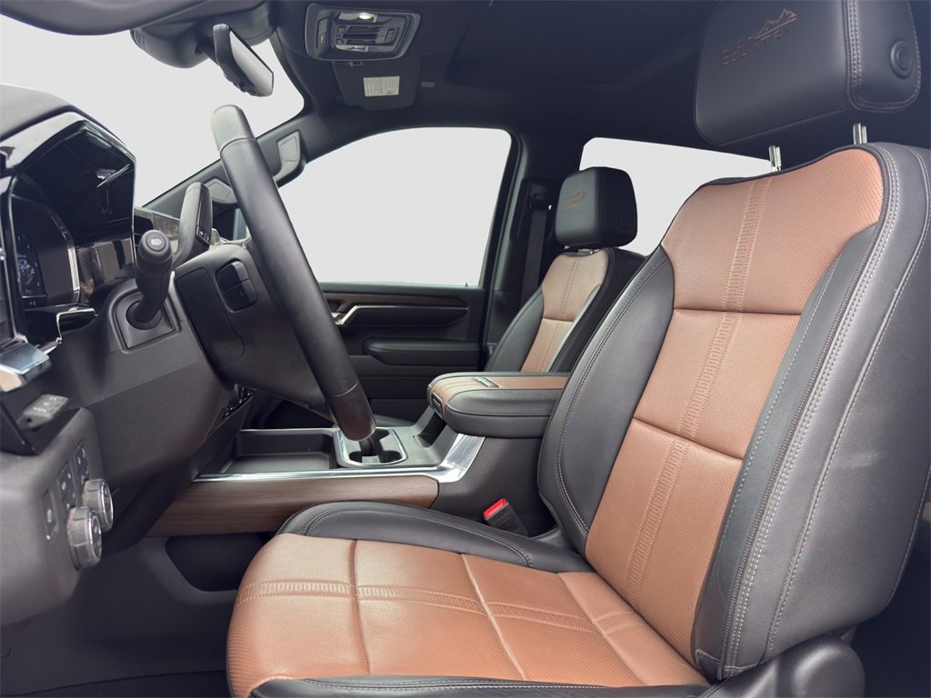 Used 2024 Chevrolet Silverado 3500 High Country w/ High Country Premium Package image 6