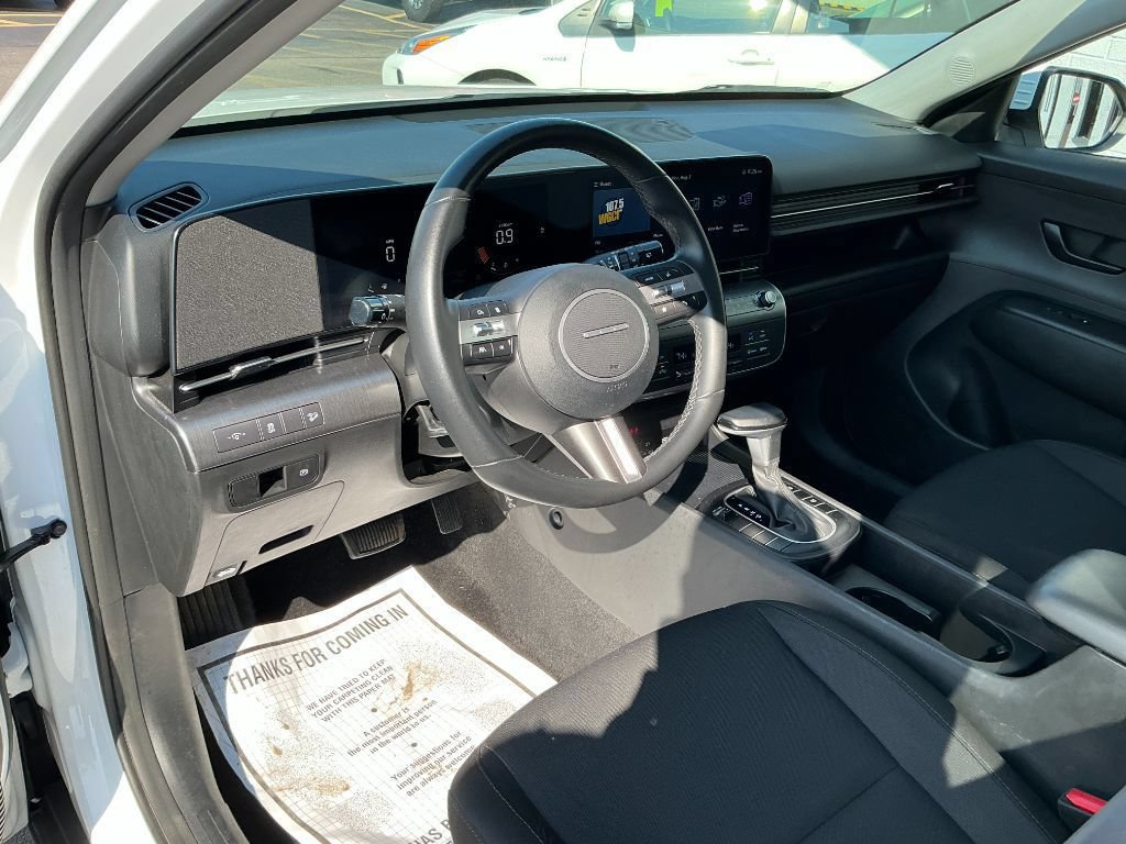 Used 2024 Hyundai Kona SEL FWD image 4