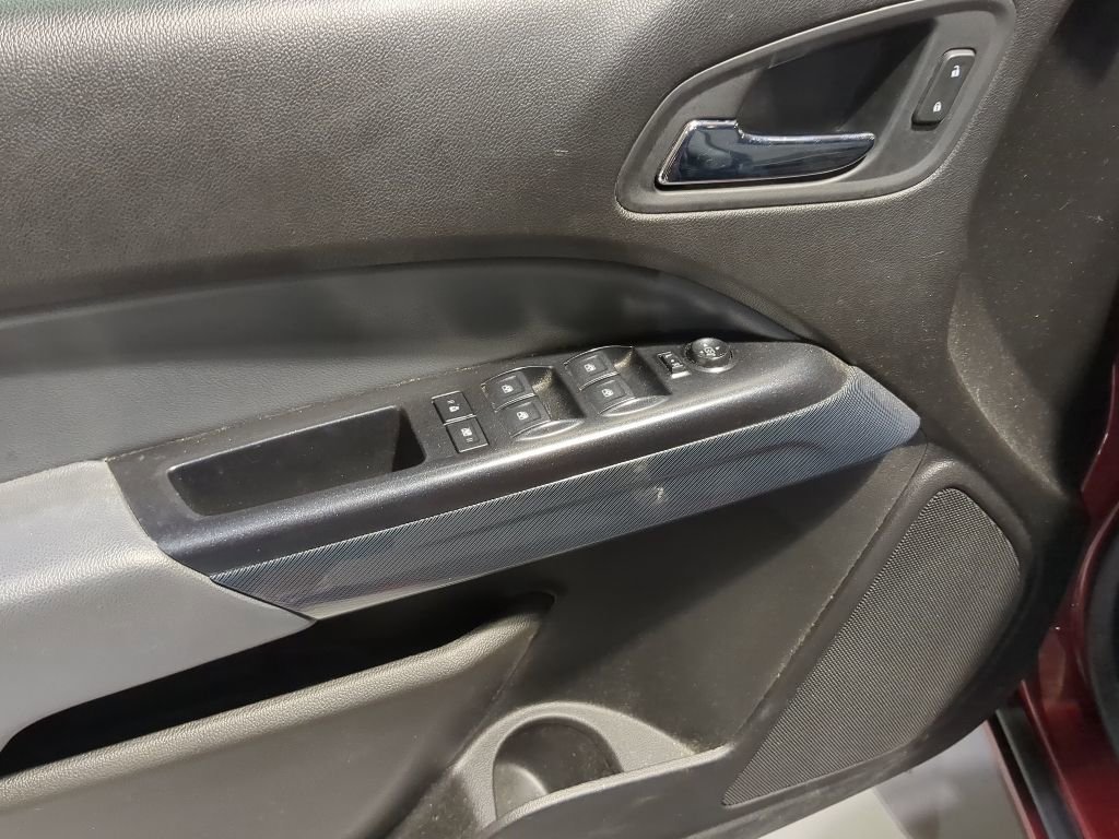 Used 2017 Chevrolet Colorado Z71 AWD/4WD image 14