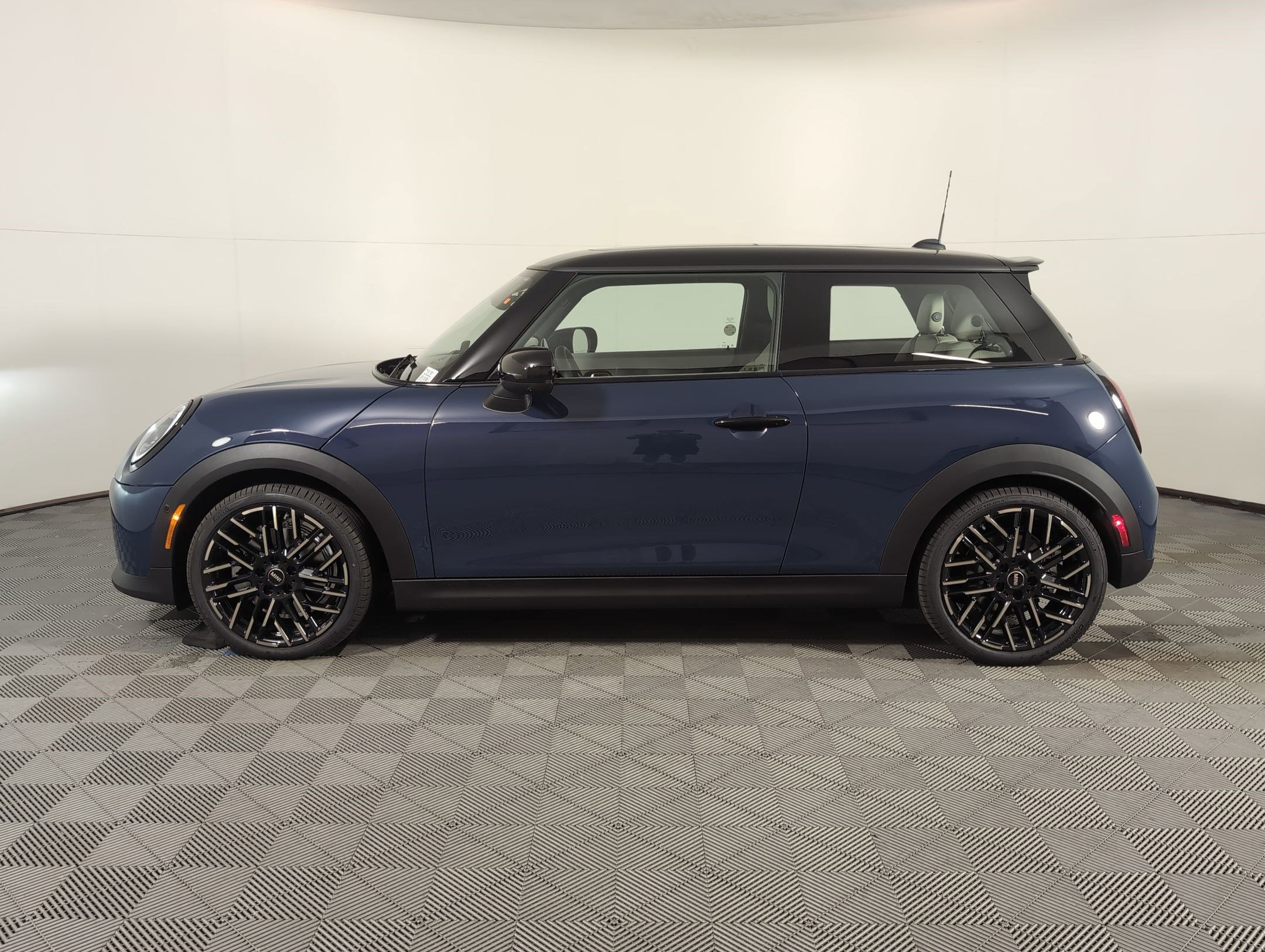 New 2026 MINI Cooper S video 2