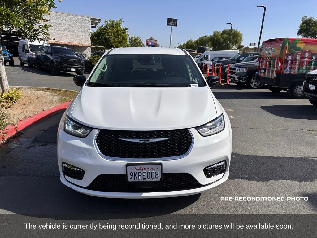 Used 2024 Chrysler Pacifica Select FWD image 9