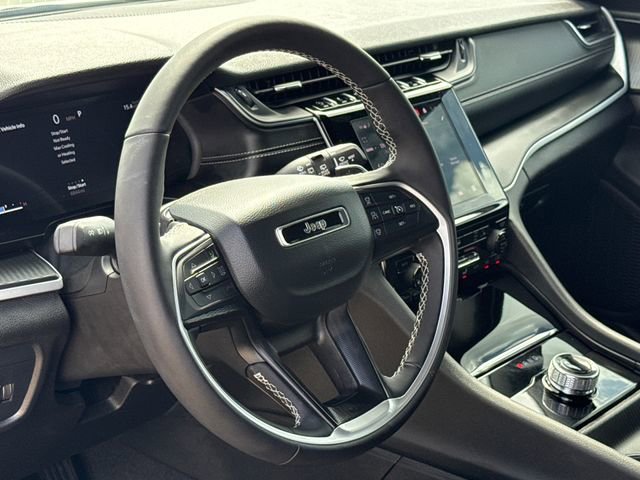 Used 2025 Jeep Grand Cherokee L Laredo w/ Luxury Tech Group I AWD/4WD image 20