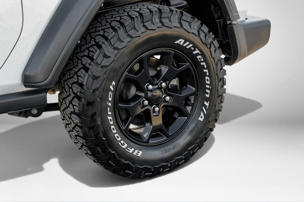Used 2022 Jeep Wrangler Sport AWD/4WD image 32