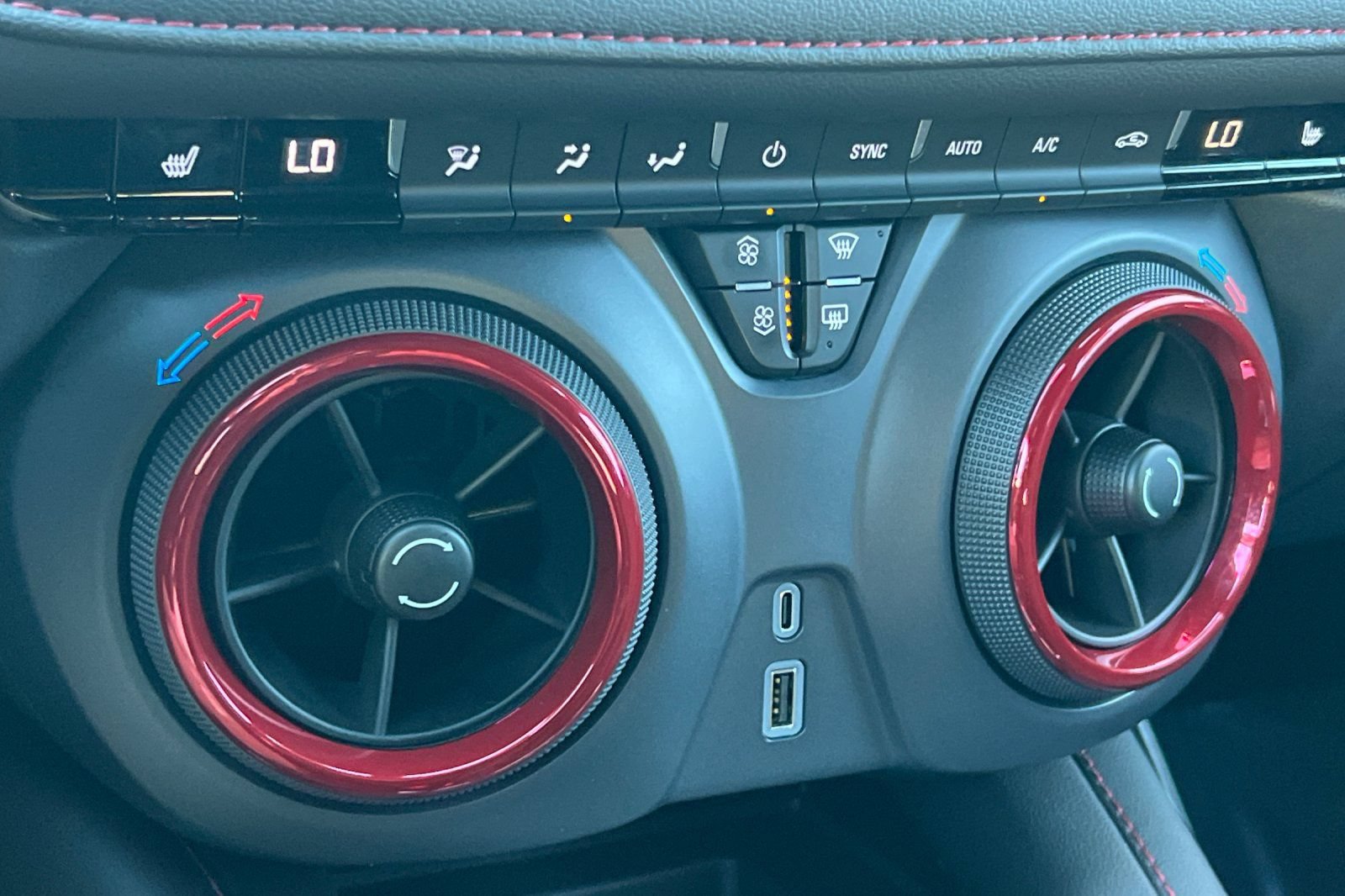 Used 2025 Chevrolet Blazer RS AWD/4WD image 27