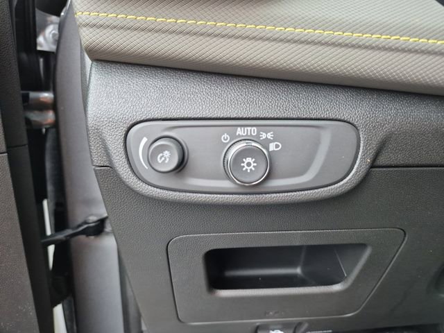 Used 2024 Chevrolet TrailBlazer ACTIV w/ Driver Confidence Package image 24