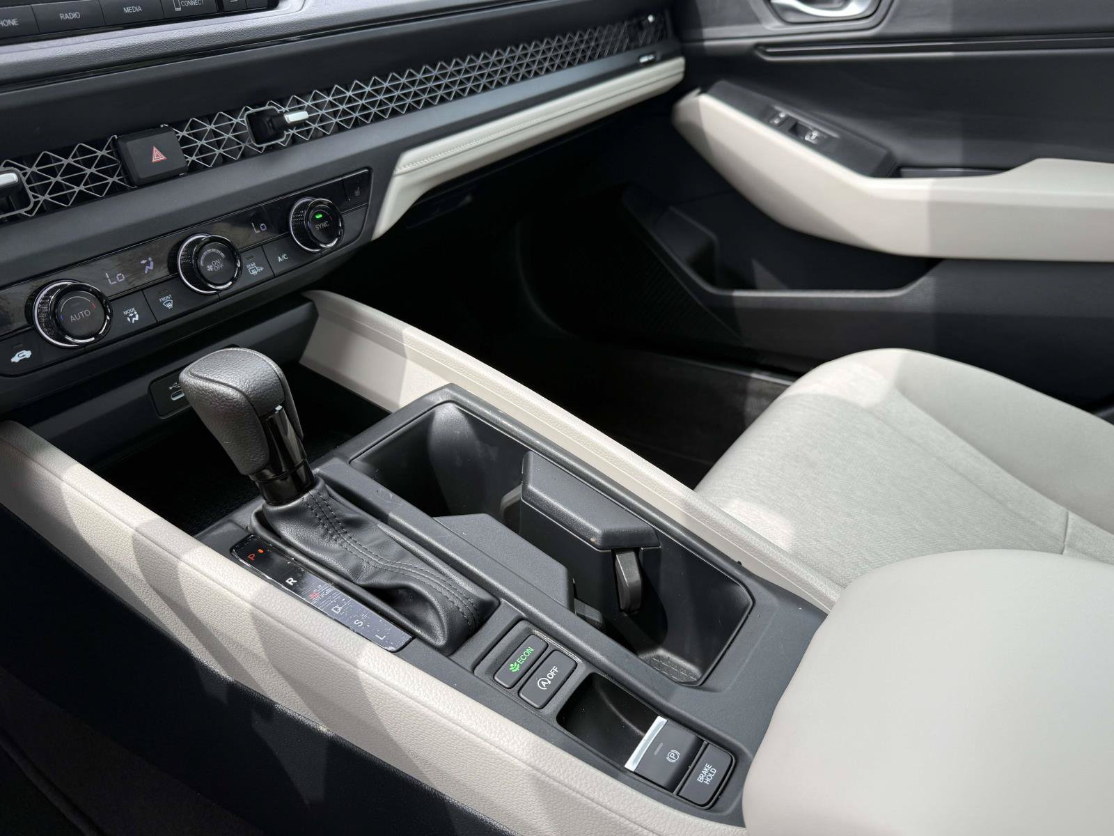 Certified 2025 Honda Accord SE image 8