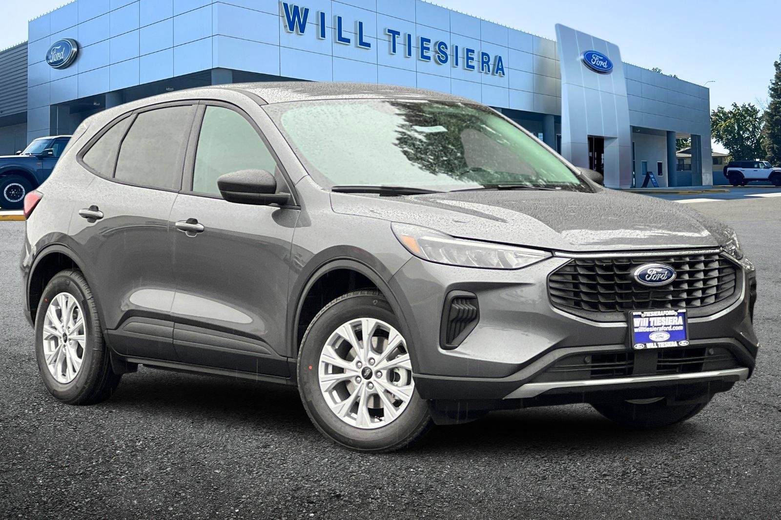 New 2025 Ford Escape Active w/ Cold Weather Package image 2