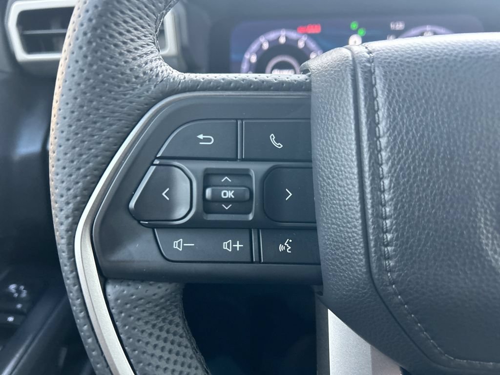 Used 2025 Toyota Tacoma TRD Off-Road AWD/4WD image 26