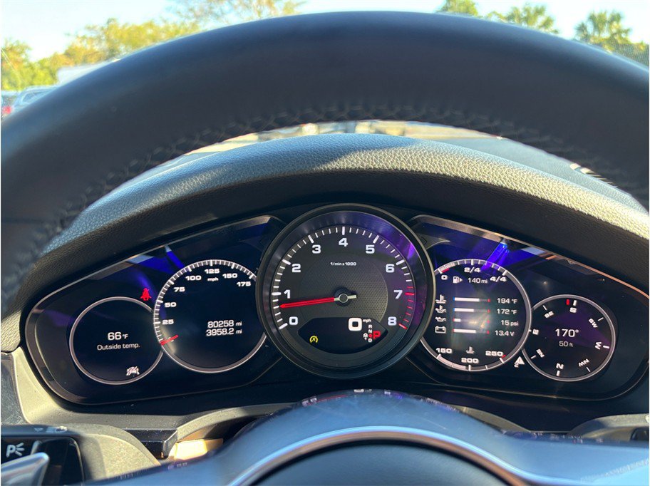 Used 2019 Porsche Cayenne w/ Premium Package AWD/4WD image 27