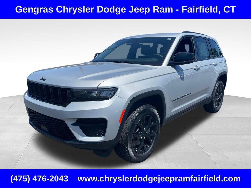 Certified 2024 Jeep Grand Cherokee Altitude AWD/4WD image 3