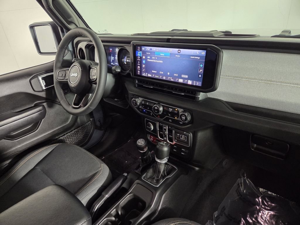 Certified 2025 Jeep Wrangler Willys image 34