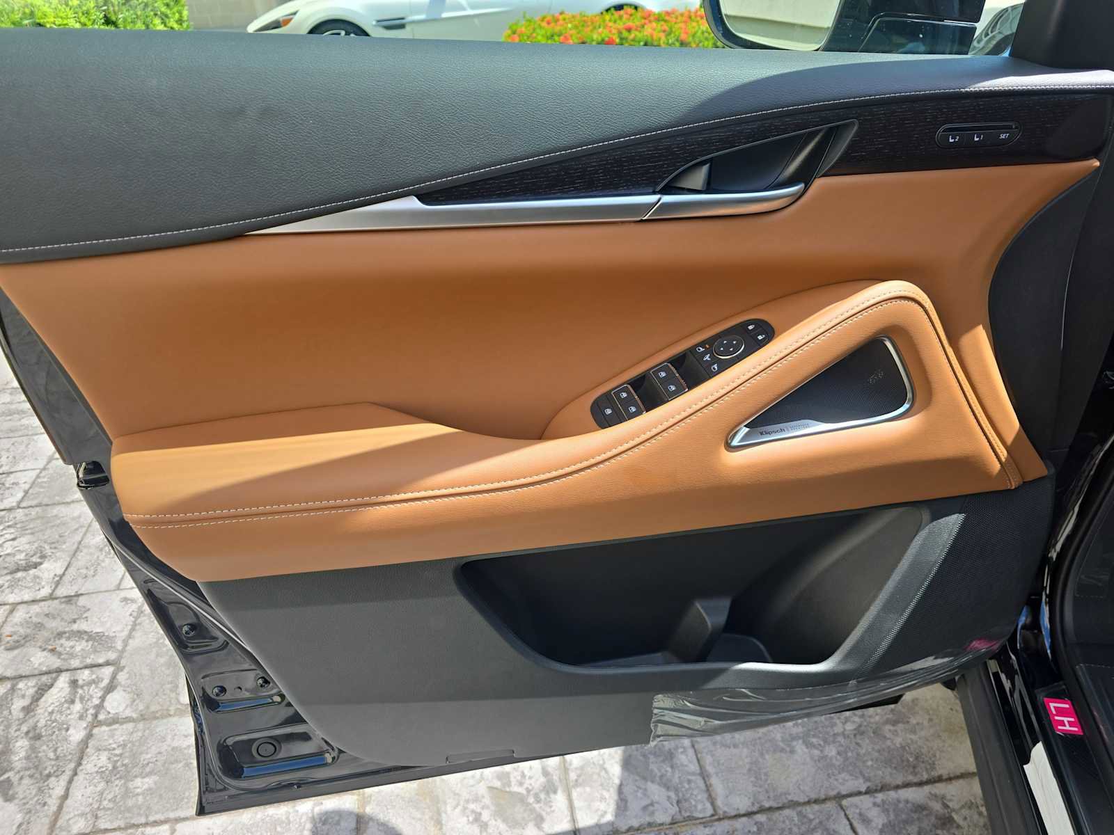 New 2026 INFINITI QX60 Autograph w/ Dark Cargo Package image 19