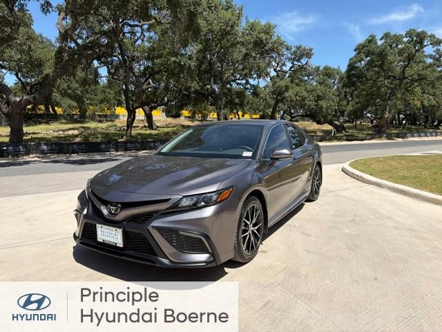 Used 2024 Toyota Camry SE w/ Convenience Package FWD image 2
