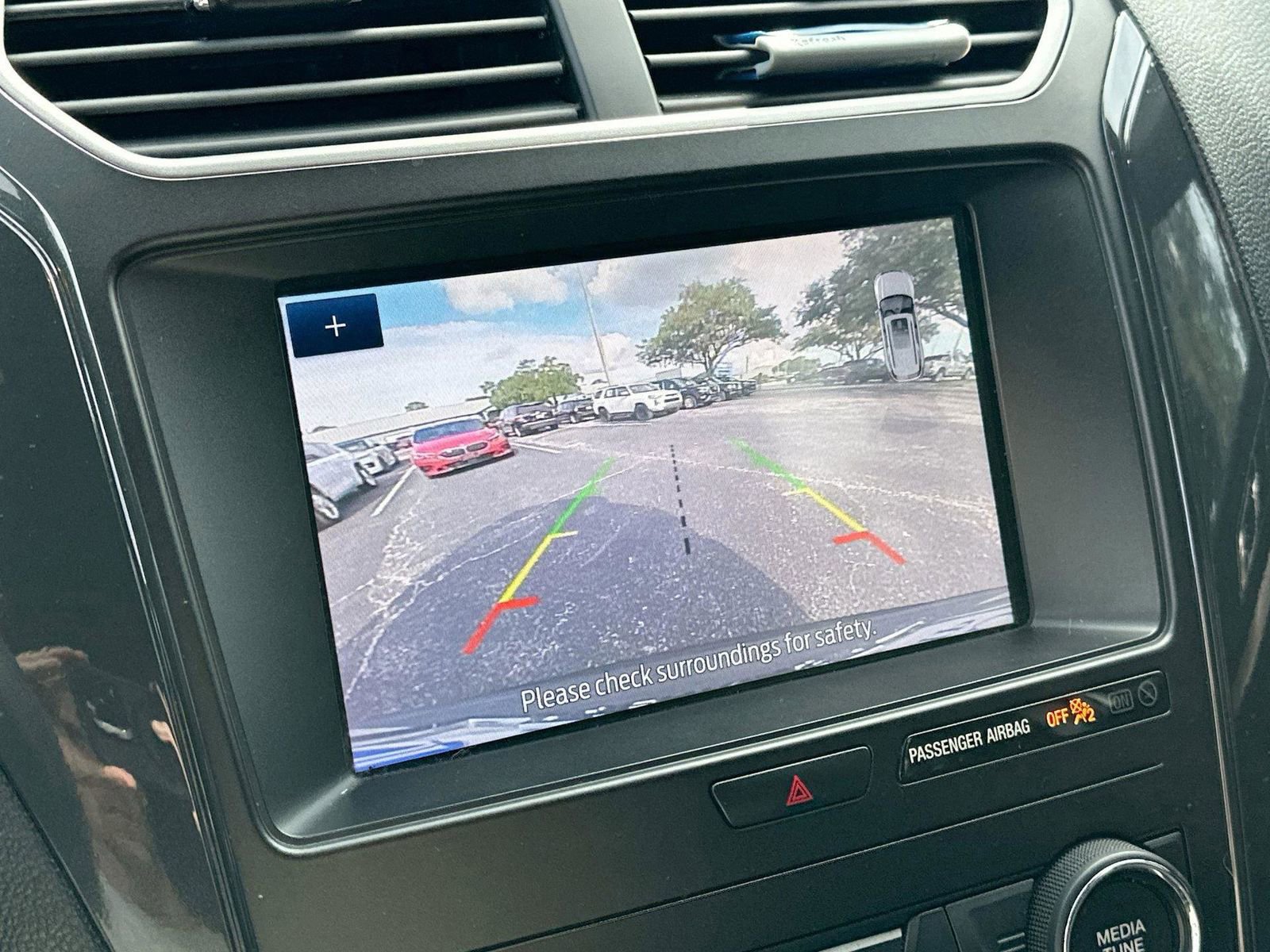 Used 2019 Ford Explorer XLT w/ Equipment Group 201A FWD image 22