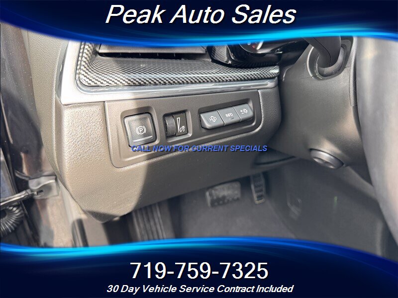 Used 2017 Cadillac XT5 Platinum AWD/4WD image 13