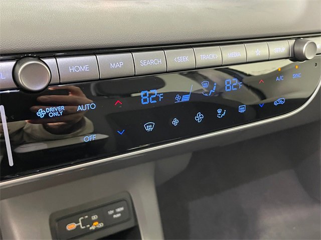 New 2025 Hyundai Ioniq 5 SE image 8