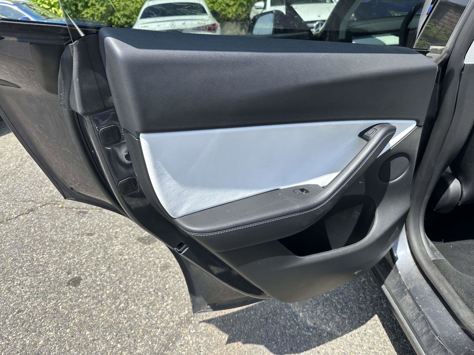 Used 2022 Tesla Model Y Long Range AWD/4WD image 17