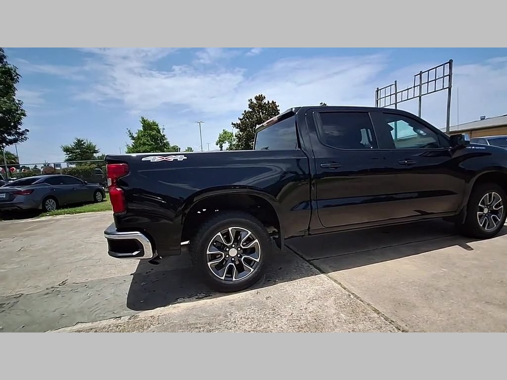 Used 2023 Chevrolet Silverado 1500 LT AWD/4WD image 39