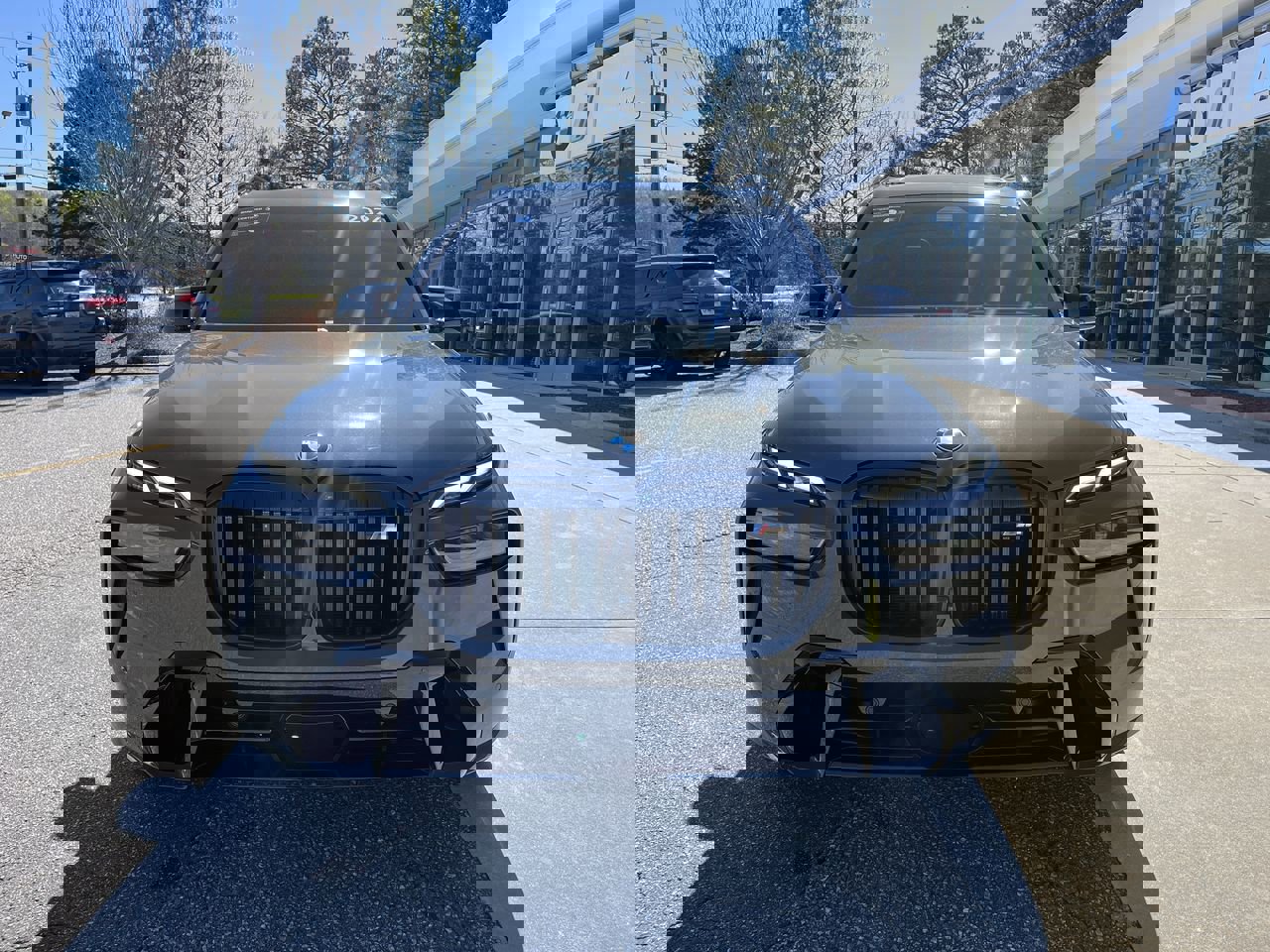 Certified 2024 BMW X7 M60i image 3