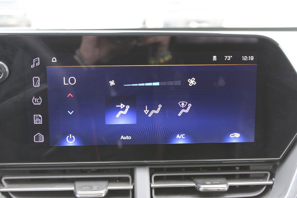 Used 2025 Chevrolet Trax LT image 41