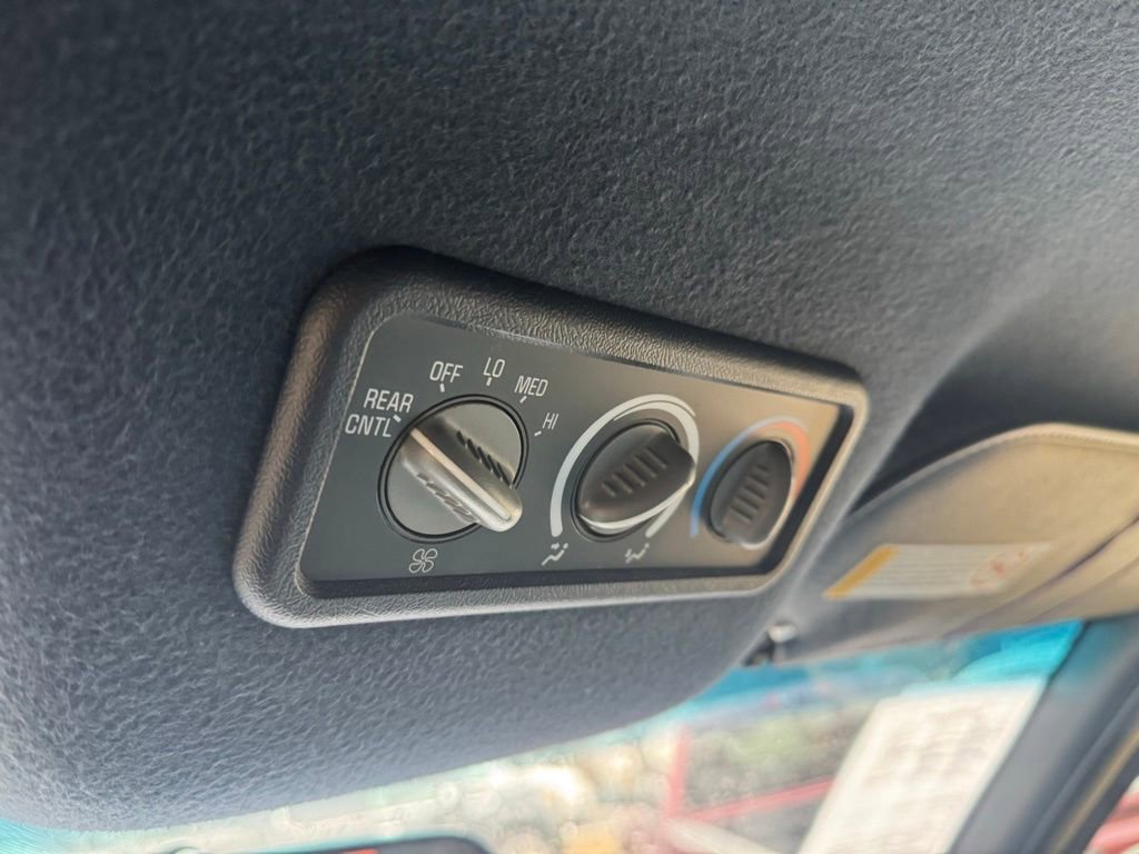 Used 2000 Chevrolet Express 3500 LS w/ LS Preferred Equipment Group image 25