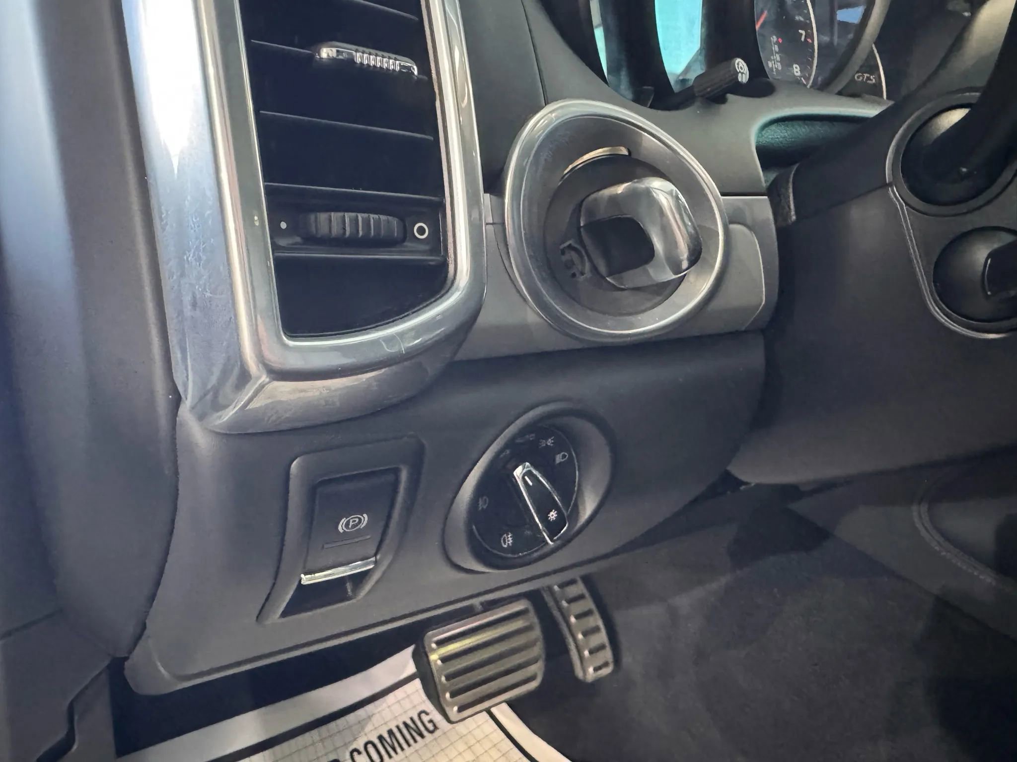 Used 2016 Porsche Cayenne GTS image 28