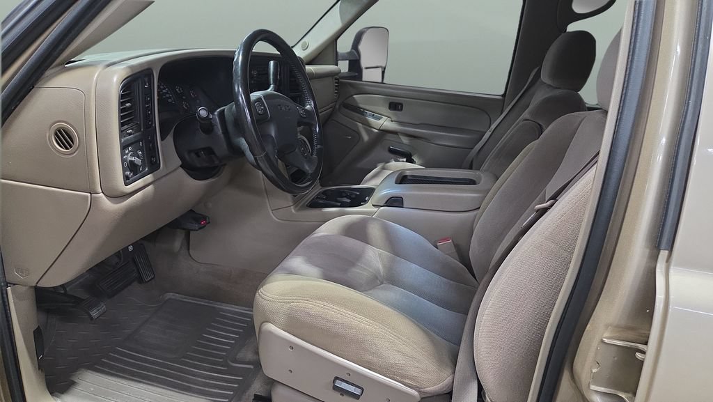 Used 2004 GMC Sierra 2500 SLE w/ Heavy-Duty Power Package AWD/4WD image 8