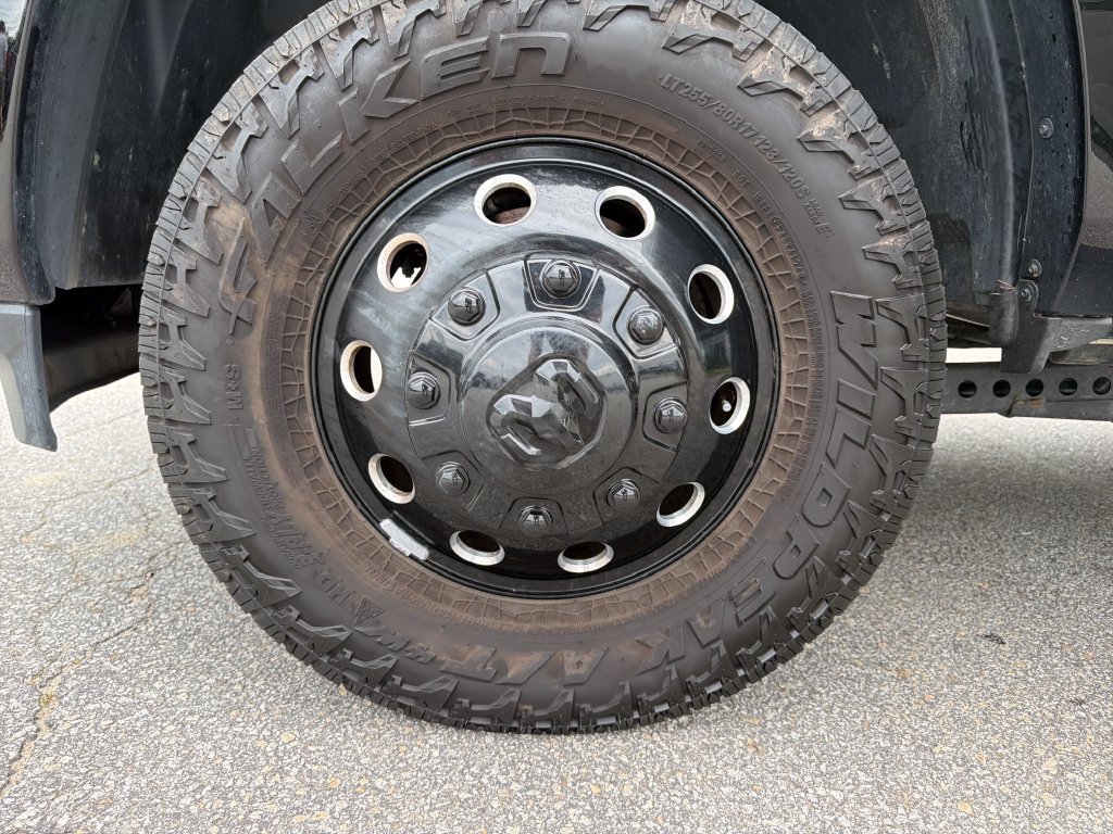 Used 2025 RAM 3500 Limited AWD/4WD image 28