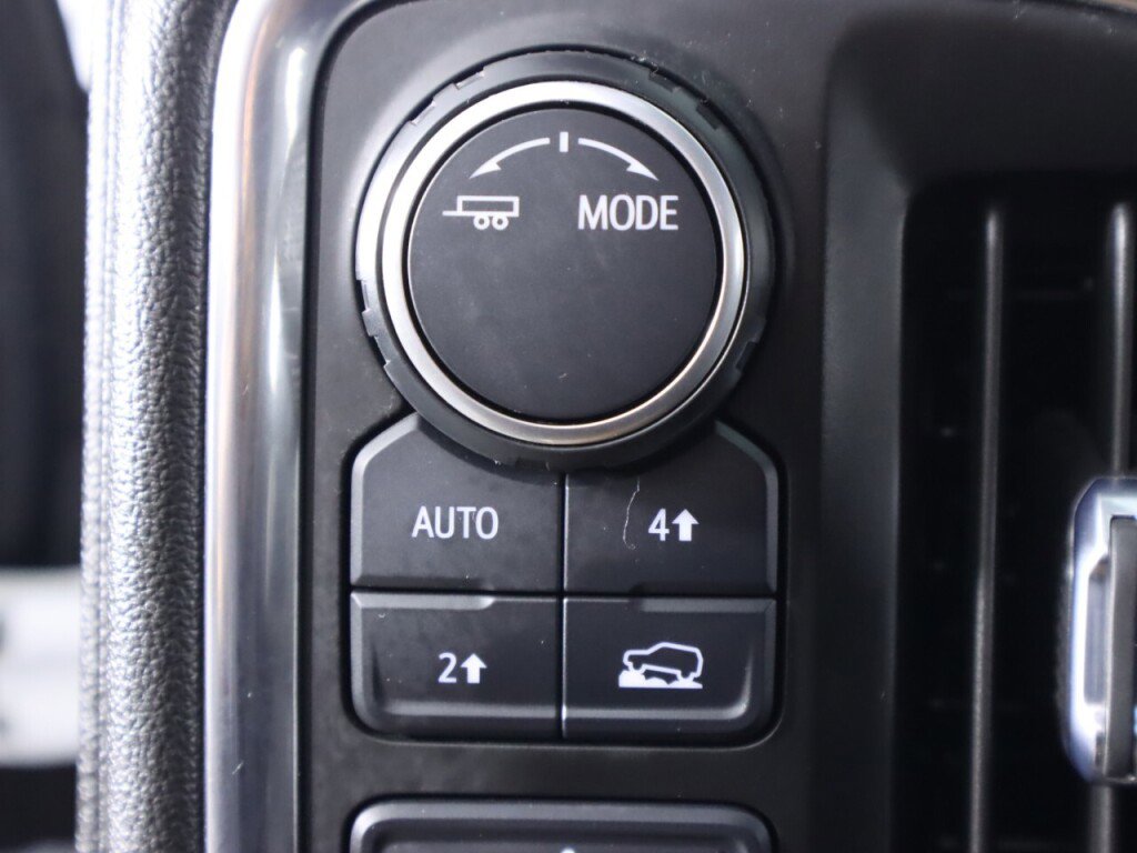 Used 2021 Chevrolet Silverado 1500 LT w/ Convenience Package II AWD/4WD image 12