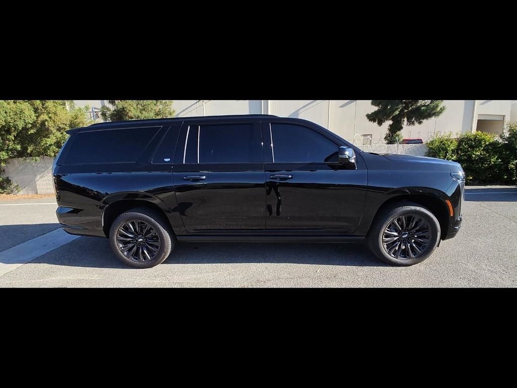 Used 2025 Cadillac Escalade ESV Sport w/ LPO, ONYX Package AWD/4WD image 10