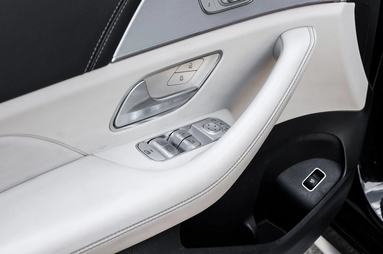 Used 2024 Mercedes-Benz GLE 63 AMG S image 48