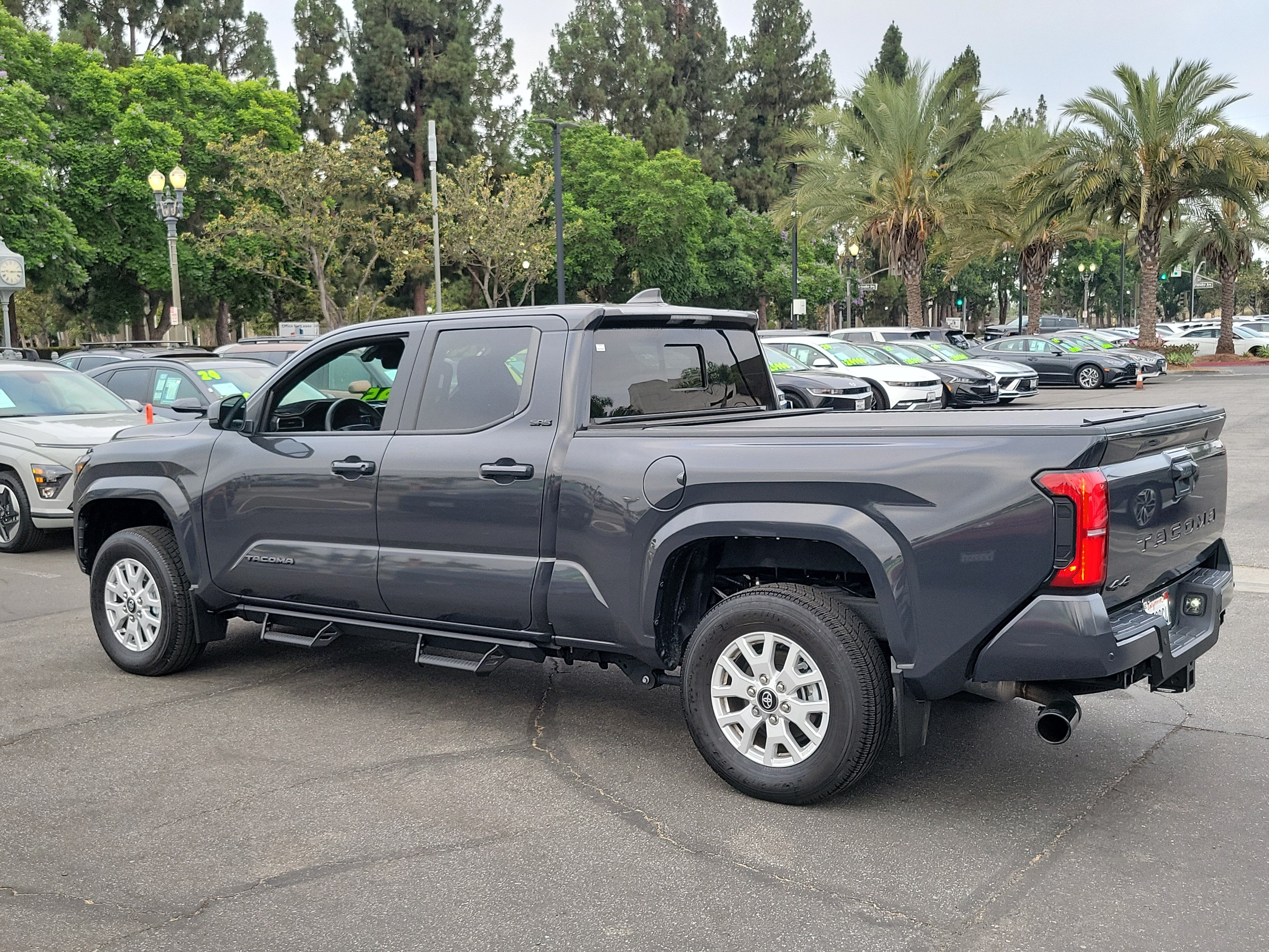 Used 2024 Toyota Tacoma SR5 AWD/4WD image 26