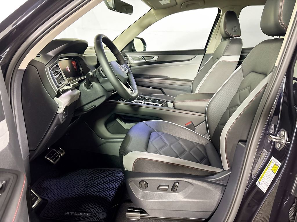 New 2026 Volkswagen Atlas Peak Edition image 11
