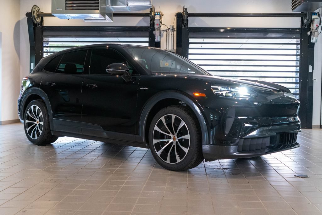New 2026 Porsche Cayenne Electric AWD/4WD image 8
