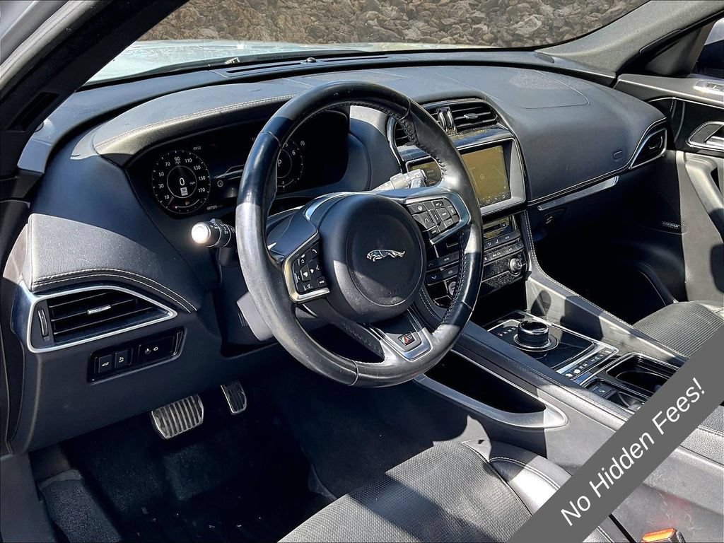 Used 2019 Jaguar F-PACE S AWD/4WD image 12