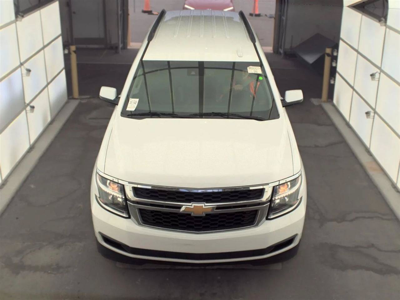 Used 2015 Chevrolet Suburban LT RWD image 2