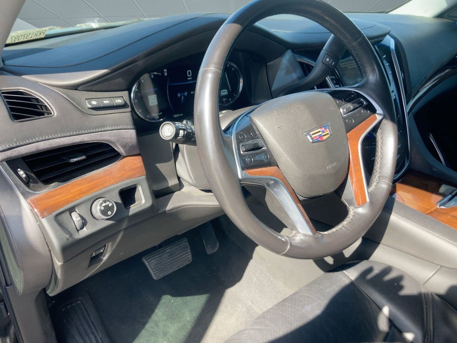 Used 2019 Cadillac Escalade Premium Luxury image 4