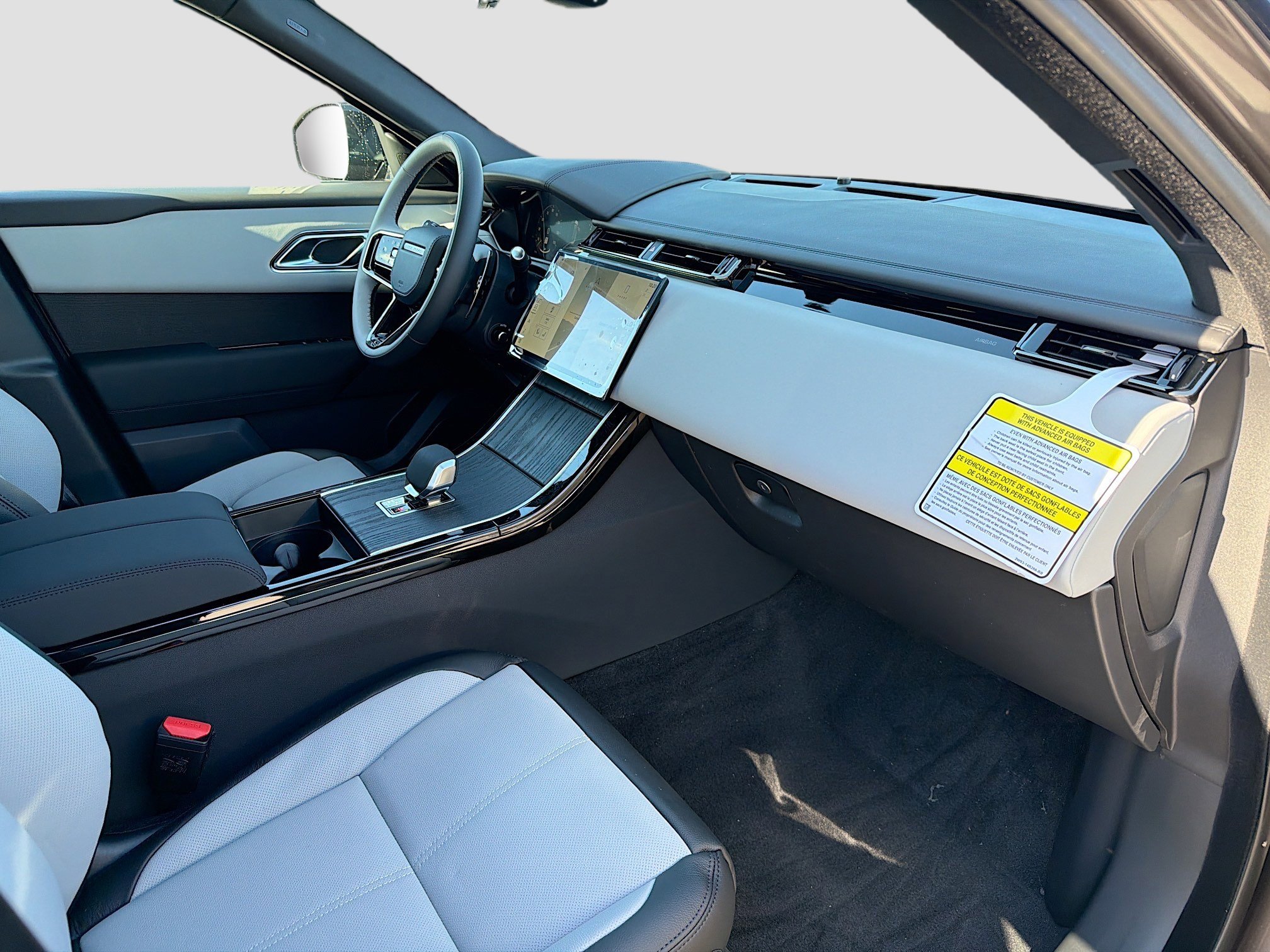 New 2026 Land Rover Range Rover Velar Dynamic SE image 14