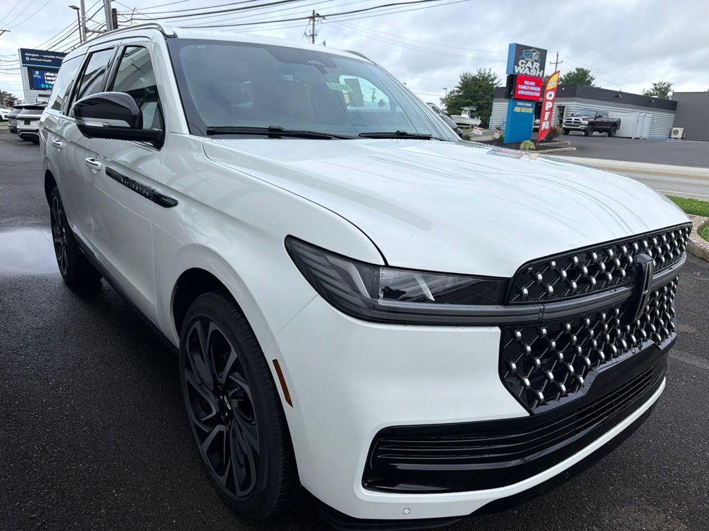 New 2027 Lincoln Navigator Black Label AWD/4WD image 4