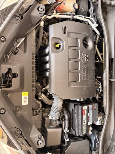 Used 2020 Toyota C-HR LE FWD image 32