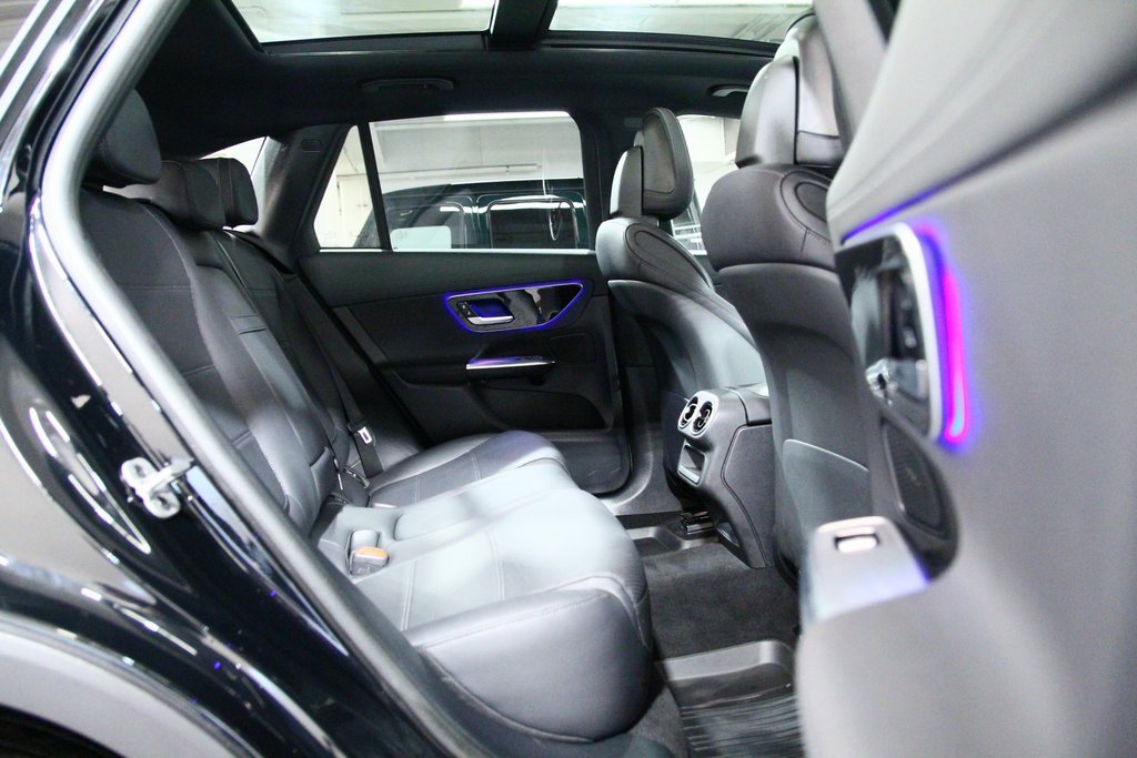 Used 2025 Mercedes-Benz GLC 300 4MATIC image 24